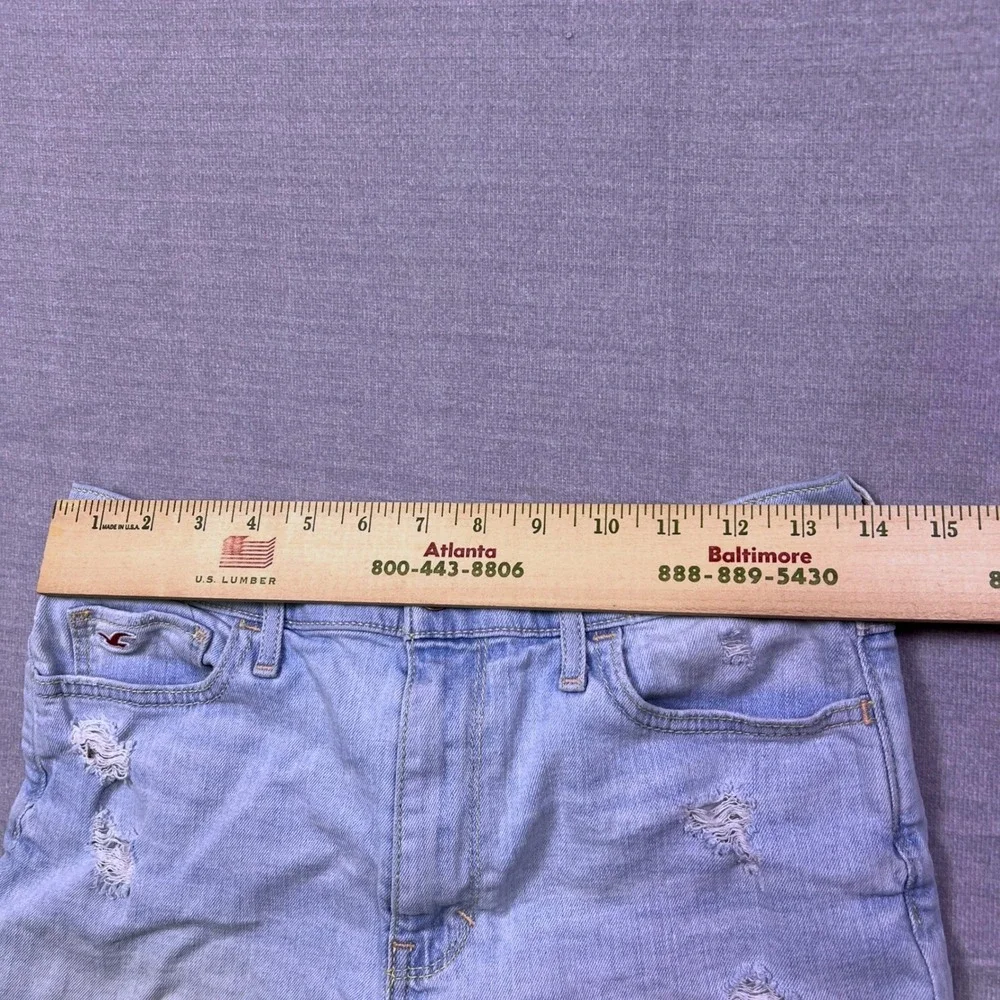 Hollister California‎ Womens Light Wash Distressed Denim Shorts Size 27